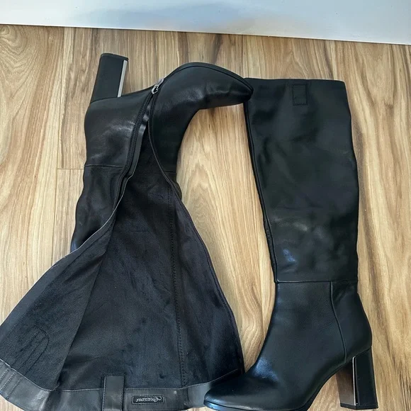 NEW! Leather, Lined, Knee-High Boots - Picture 5 of 8